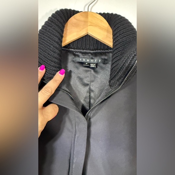 Theory Women's Black Puff Light Jacket - Picture 4 of 4